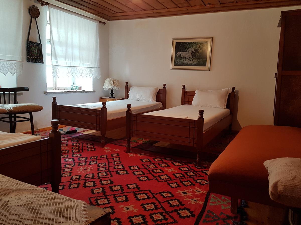 Eva Guesthouse Gjirokastër 外观 照片