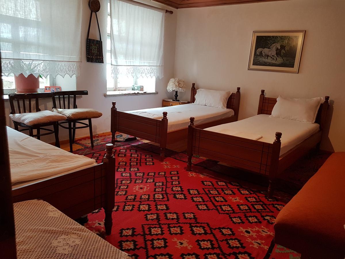 Eva Guesthouse Gjirokastër 外观 照片